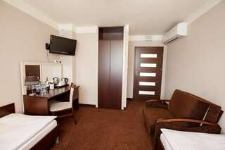 Отель Hotel Diament Spodek Катовице Улучшенный двухместный номер с 2 отдельными кроватями-3
